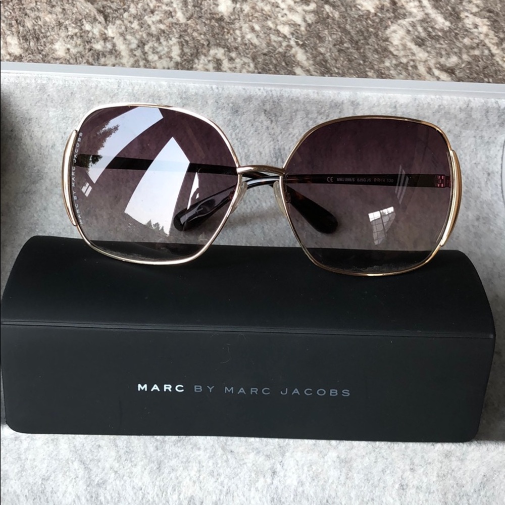 56mm Marc by Marc Jacobs oversized sunglasses